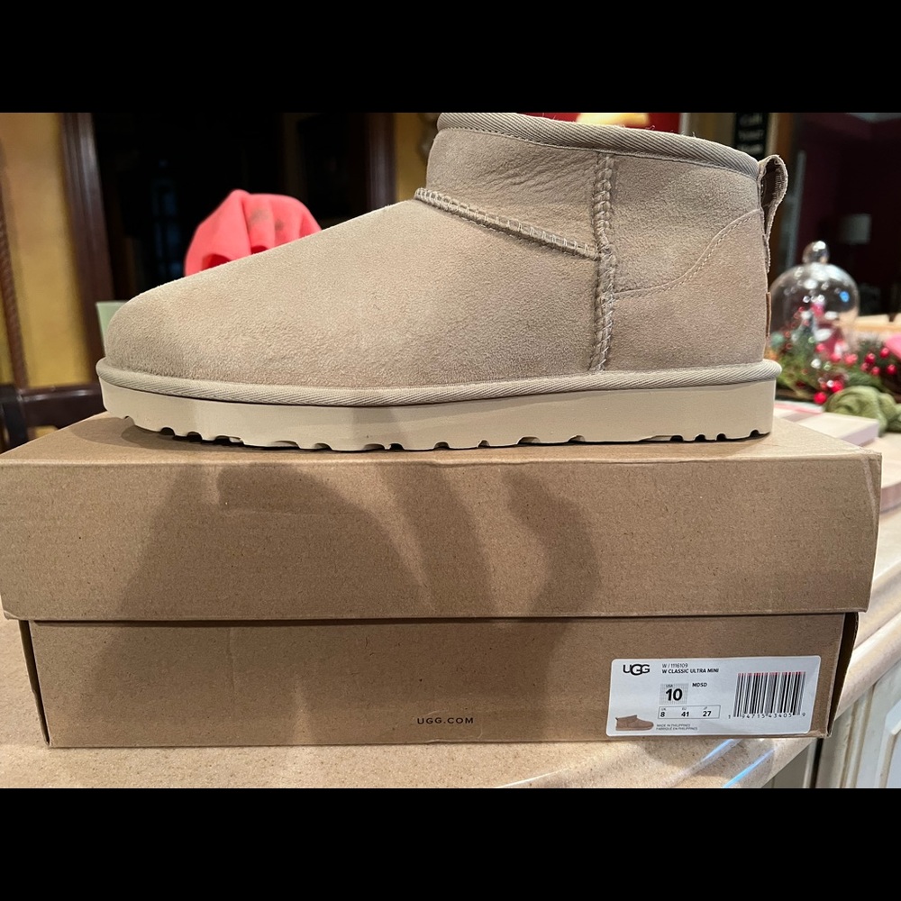 Ugh Classic Ultra Mini Size 10 Boot